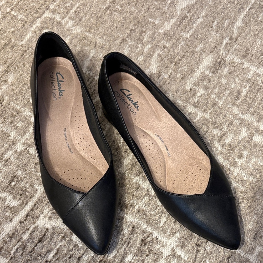 NEW MARKDOWN Clarks Natalyn Wish Black Leather Flats